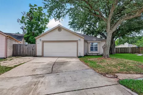 11643 Twinridge Ln, Houston, TX 77099