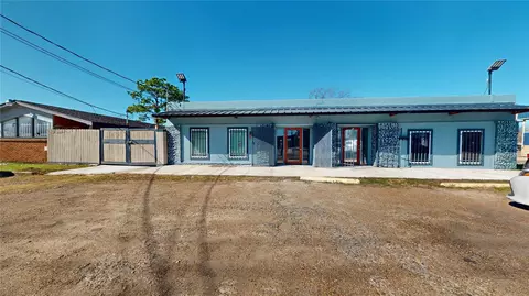 9205 Mesa Dr, Houston, TX 77028
