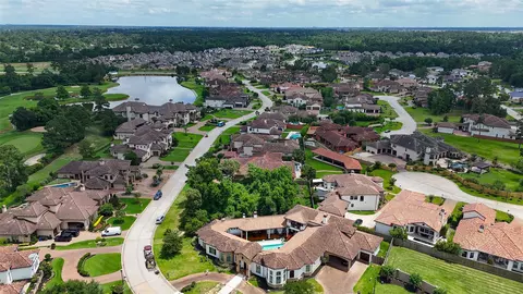 39 Post Shadow Estate Dr, Spring, TX 77389 photo 10