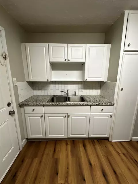 7339 Eisenhower Rd, Houston, TX 77033