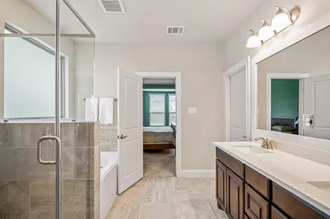 Bath - 7502 Windsor Park Ct, Spring, TX 77379 photo 2 of 4