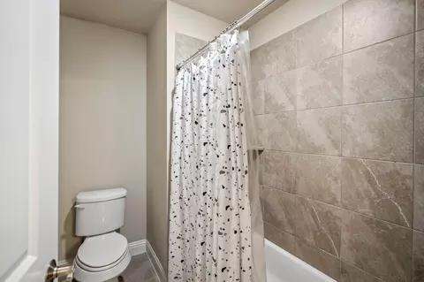 Bath - 7502 Windsor Park Ct, Spring, TX 77379 photo 3 of 4