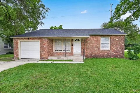 2904 Fannin St, La Marque, TX 77568