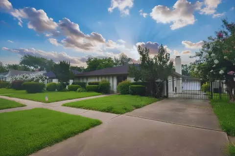 6203 Wigton Dr, Houston, TX 77096