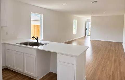 108 Stran St, Wharton, TX 77488