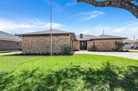 1106 N Kaufman Dr, Deer Park, TX 77536