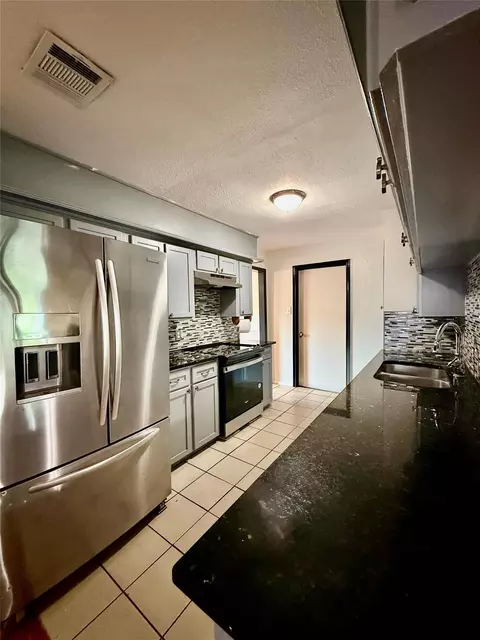 Kitchen - 6203 Sunnygate Dr, Spring, TX 77373 photo 1 of 2
