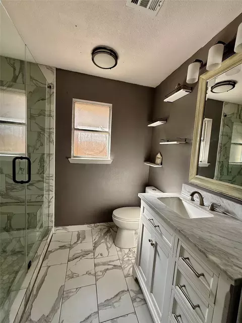 Bath - 6203 Sunnygate Dr, Spring, TX 77373 photo 3 of 5