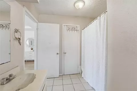 Bath - 6203 Sunnygate Dr, Spring, TX 77373 photo 1 of 5