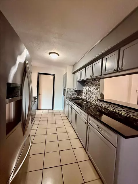 Kitchen - 6203 Sunnygate Dr, Spring, TX 77373 photo 2 of 2