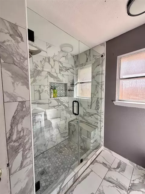 Bath - 6203 Sunnygate Dr, Spring, TX 77373 photo 4 of 5