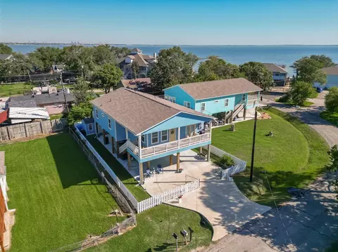 108 Bay Oaks Dr, La Porte, TX 77571