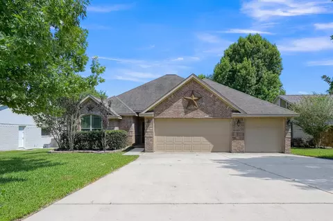 9766 Twin Shores Dr, Willis, TX 77318