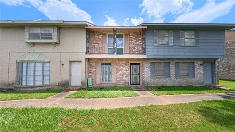 6971 Chasewood Dr, Missouri City, TX 77489