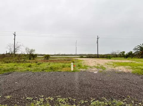 1112 Highway 87, Port Bolivar, TX 77650