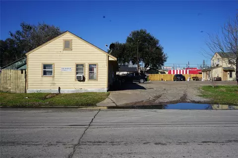 1026 Miles St, Rosenberg, TX 77471