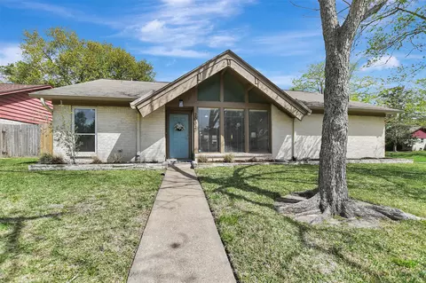 2002 Savanna Ct S, League City, TX 77573