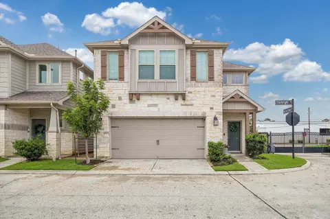 4020 Starbright St, Houston, TX 77018