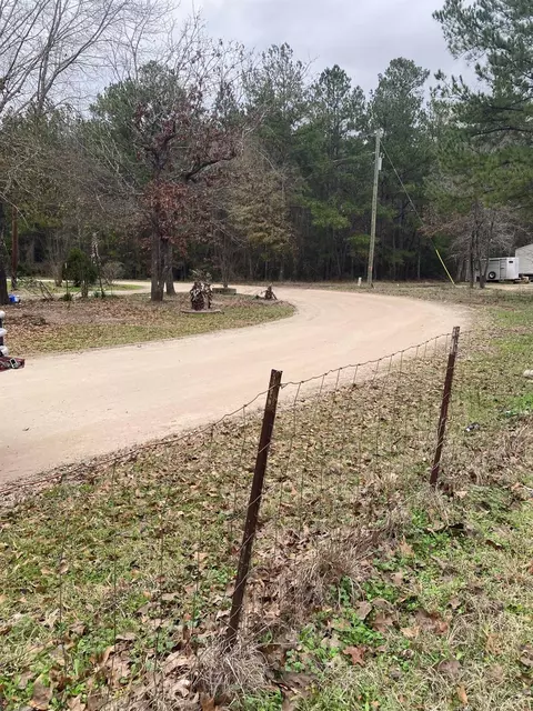 tbd W Lake Dr, Huntsville, TX 77320