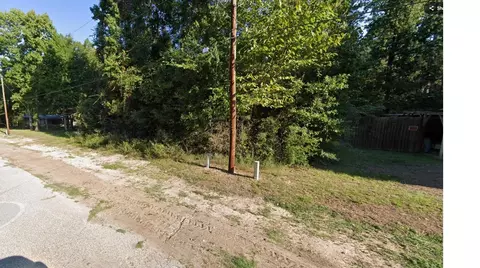 333 Holly Dr, Onalaska, TX 77360