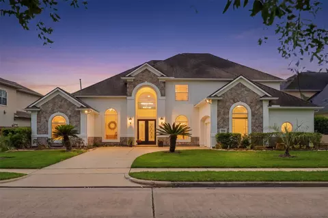 11512 Watercastle Ct, Pearland, TX 77584