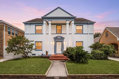 4309 Ursuline St, Galveston, TX 77550
