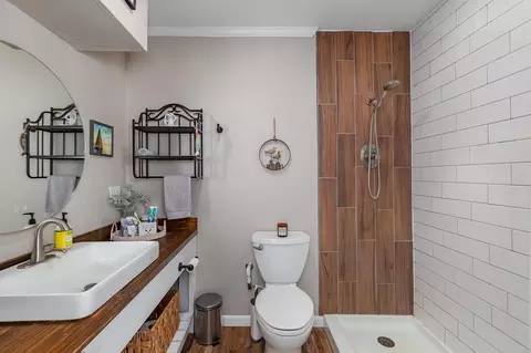 Bath - 162 Dogwood Ln, Trinity, TX 75862 photo 1 of 2