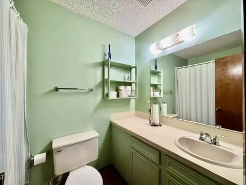 Bath - 1347 Cardinal Ln, Trinity, TX 75862 photo 2 of 3