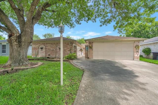 855 Silverpines Rd, Houston, TX 77062