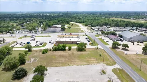 1801 Tabor Rd, Bryan, TX 77803 photo 3