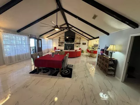 323 Mallard Pt, Livingston, TX 77351
