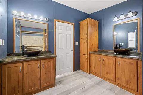 Bath - 204 E Fayette St, Ellinger, TX 78938 photo 2 of 3