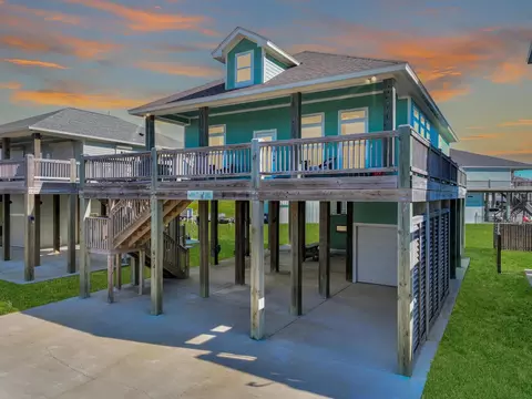 974 Surf Rd, Crystal Beach, TX 77650