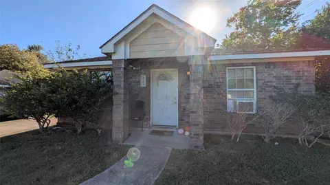 6102 Harbrook Dr, Houston, TX 77087