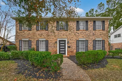 422 Willow Vista Dr, El Lago, TX 77586
