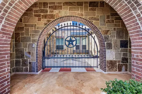 Exterior - 28211 Rose Clover Ln, Spring, TX 77386 photo 3 of 5