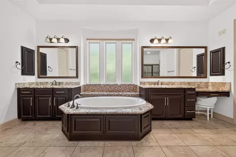 Bath - 28211 Rose Clover Ln, Spring, TX 77386 photo 4 of 6