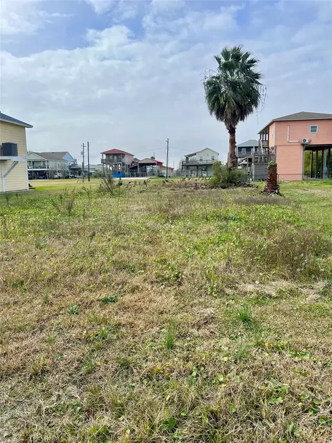 965 E Verdie Dr, Crystal Beach, TX 77650