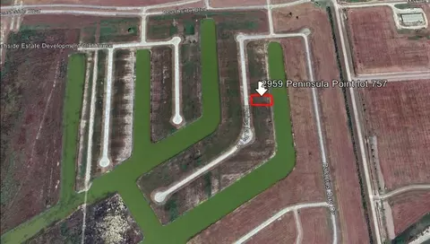 3003 Peninsula Point Dr, Palacios, TX 77465