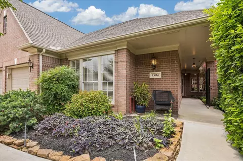 13814 Aspen Cove Dr, Houston, TX 77077