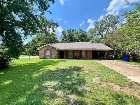 100 Village Way, Crockett, TX 75835