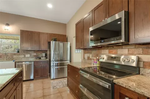Kitchen - 1533 Kickapoo Rd, Groveton, TX 75845 photo 3 of 3