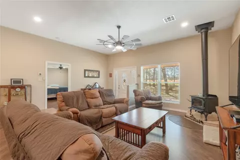 Living - 1533 Kickapoo Rd, Groveton, TX 75845 photo 1 of 2