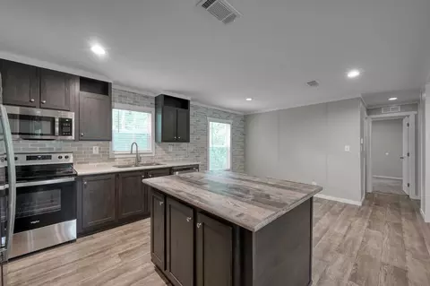 33 Mockingbird Rd, New Waverly, TX 77358