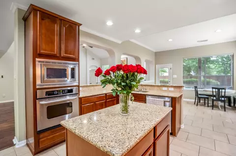 Kitchen - 10410 Pitcataway Dr, Spring, TX 77379 photo 3 of 4