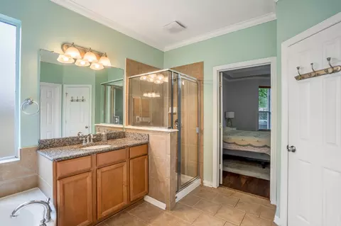 Bath - 10410 Pitcataway Dr, Spring, TX 77379 photo 2 of 2