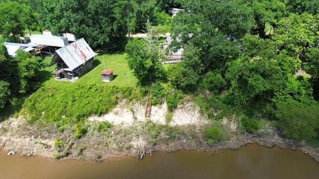 500 Warnock Glade Rd, Woodville, TX 75979