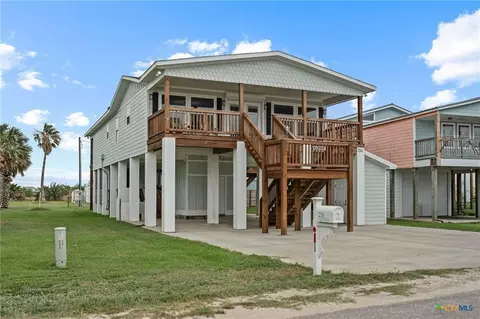 256 S 255 S Ocean Dr, Port Lavaca, TX 77979