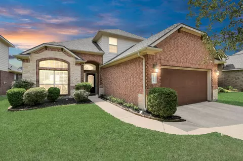 18327 Redoak Manor Ln, Cypress, TX 77433