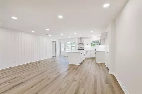 Living - 4422 Libbey Ln, Houston, TX 77092 photo 6 of 8